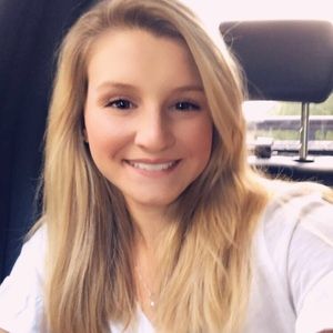 Meet your Posher, Becca